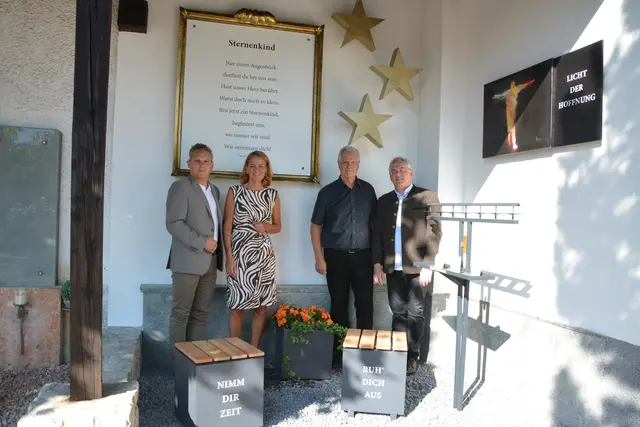 Landtagsabgeordneter und Stadtrat, Mitglied des Sozialausschusses Christian Kovacevic, Gemeinderätin Elisabeth Werlberger, Künstler Hans-Peter Gruber und Pfarrprovisor Christian Hauser | Foto: Veronika Spielbichler 