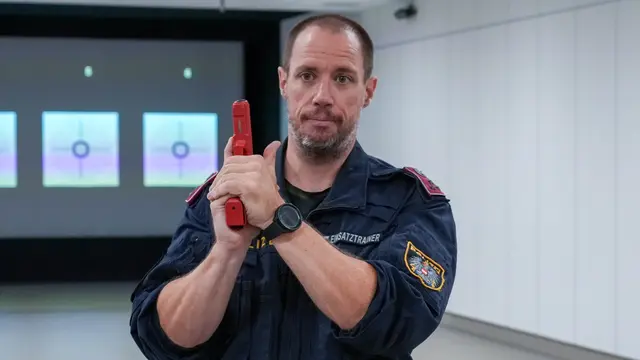 Im Einsatztrainingszentrum Süßenbrunn werden Polizeikräfte aus Wien und Niederösterreich regelmäßig auf ihre Herausforderungen vorbereitet. Dabei geht es nicht nur um den Gebrauch der Schusswaffe. | Foto: Andreas Pölzl/MeinBezirk
