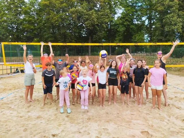 Das Volleyballcamp bildete den Start für sportliche Ferienwochen in Rechnitz. | Foto: Petra Schwahofer