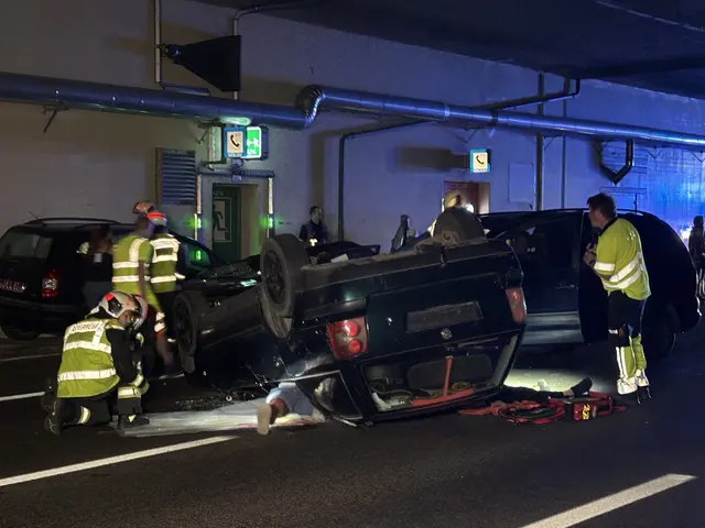Was nach einem Horror-Unfall aussieht, ist glücklicherweise nur eine Übung. | Foto: Michael Marbacher/MeinBezirk