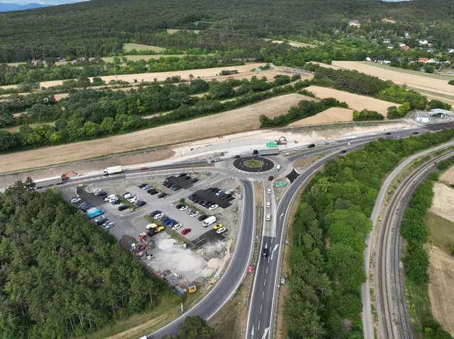Gleichzeitig werden die Fahrbahnen der B21 und die Auf- und Abfahrtsrampen der Südautobahn abschnittsweise erneuert. | Foto: NÖ Straßendienst