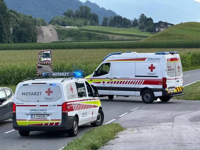 Der Jugendliche wurde nach der Erstversorgung in das Krankenhaus Schwaz eingeliefert. | Foto: ZOOM.TIROL