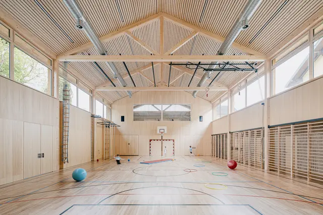 Turnhalle Dorfbeuern, dunkelschwarz  | Foto: Markus Rohrbacher