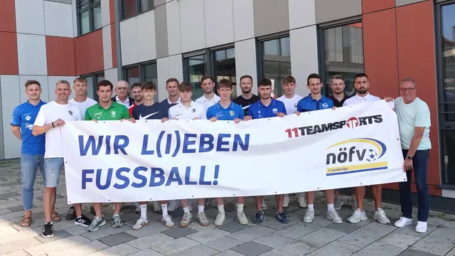 Die 16 Verein starten in die neue Saison.  | Foto: Daniel Stadler