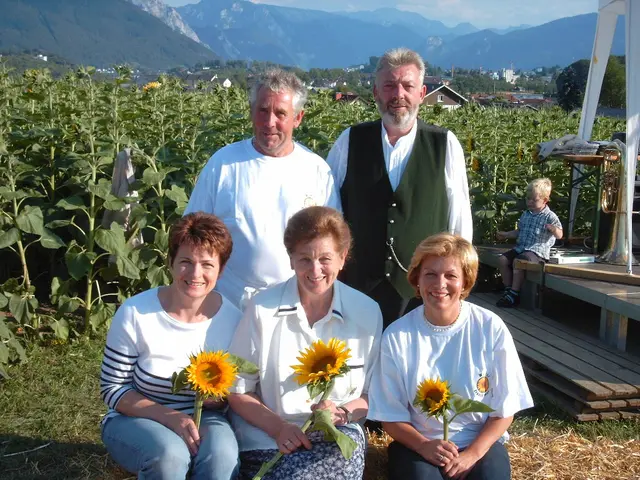 Vor 25 Jahren fand das erste Sonnenblumenfest der ÖVP Ohlsdorf statt. | Foto: ÖVP Salzkammergut