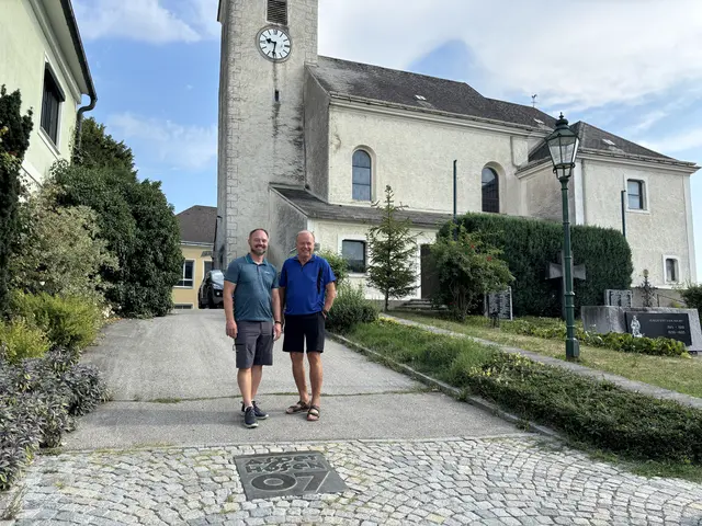 MeinBezirk spricht mit Harald Lechner und Leopold Ott über die Umgestaltung des Ortszentrums von Asperhofen. | Foto: Lauren Fahrenberger / MeinBezirk