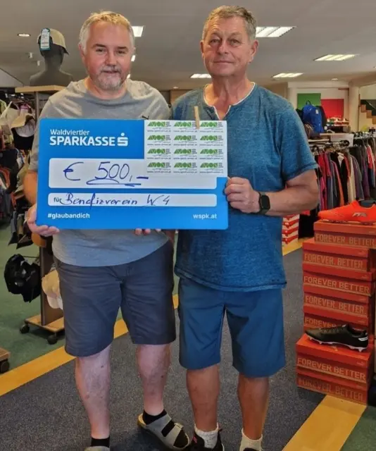 Reinhard Amon von Sport Amon und Willi Stöcklhuber, Obmann Benefizverein Waldviertel. | Foto: Benefizverein Waldviertel