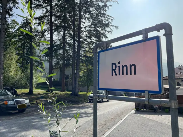 In der Nacht auf Donnerstag wurden in Rinn zwei E-Bikes sowie ein Fahrradanhänger aus einem Carport gestohlen.