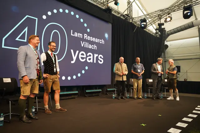 Ein Teil der Führungsebene von Lam Research und die hohe Politik war zu Gast in Villach. 