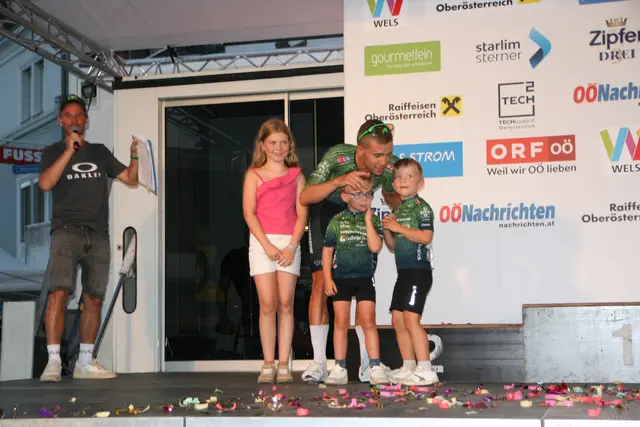 Der stolze Papa mit seinen Kids. | Foto: Herbert Schöttl