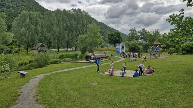 Beim Wassererlebnis MiniDonau in Engelhartszell wird die Donau vom Ursprung bis zur Mündung im Mini-Format mit sechs interaktiven Bauspielbereichen erlebbar gemacht. | Foto: Gemeinde Engelhartszell