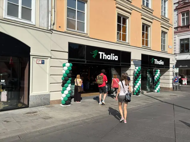 Pünktlich um 9 Uhr öffnete Thalia erstmals die Tore.  | Foto: MeinBezirk/Markus Kropac