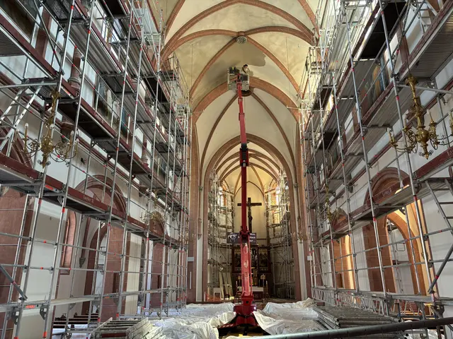 Seit 29. Juni und noch bis 28. August wird die Kirche der Pfarre Villach St. Nikolai umfangreich renoviert, restauriert und in Form gebracht. | Foto: MeinBezirk.at/Peter Kleinrath
