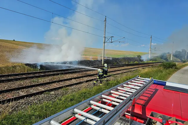 Löscheinsatz am Bahndamm | Foto: FF Windigsteig