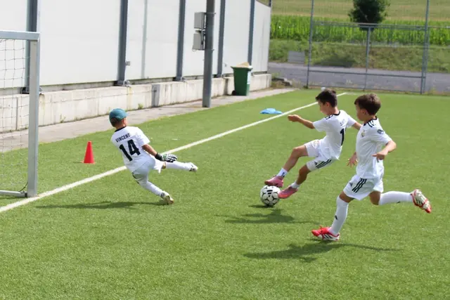 Zu sehen sind die junge Talente beim Training.