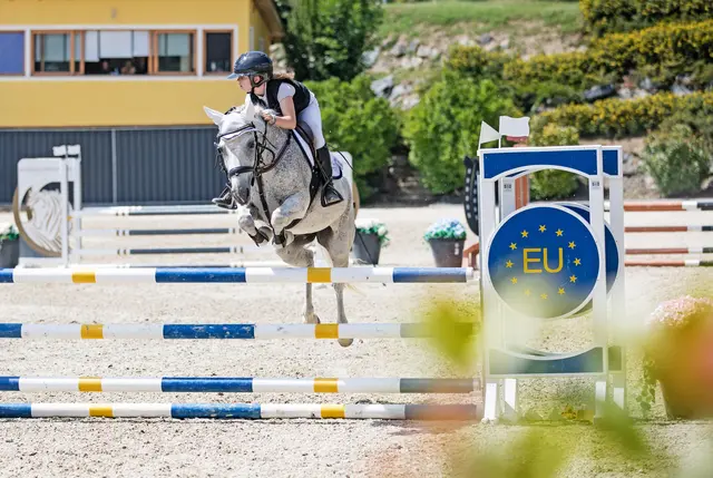 Vivi Fischer verzeichnet ein weiteres äußerst erfolgreiches Turnierwochenende und bestätigte ihre starke Form in mehreren Disziplinen. | Foto: Nora Köck