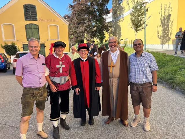 Hochkarätige Bürgermeister kamen zum  ubiläums-Säumerfest nach Schärding – v. l.: Stephan Dorn (Neuhaus), Günter Streicher (Schärding), Jonas Höcker und Franz-Josef Bloier (Grafenau) sowie Schärdings Tourismusdirektor Azer Maher. | Foto: Franz Gruber