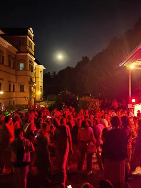 Das Silver Clubbing fand bei den Wasserspielen in Hellbrunn statt | Foto: Stadt Salzburg/Team Vielfalt