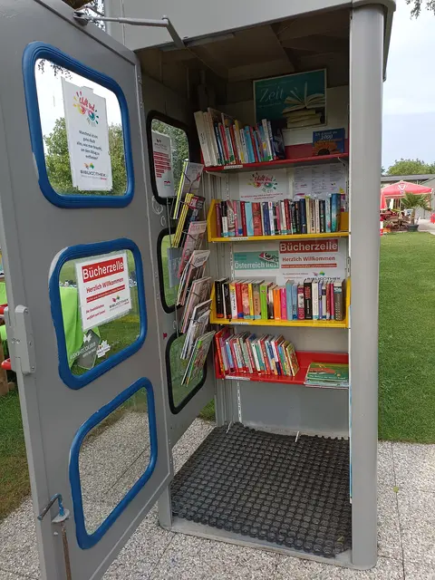 Die Bücherzelle bietet kostenlose Bücher und Magazine für große und kleine Leseratten. | Foto: Stadtbibiliothek Altheim