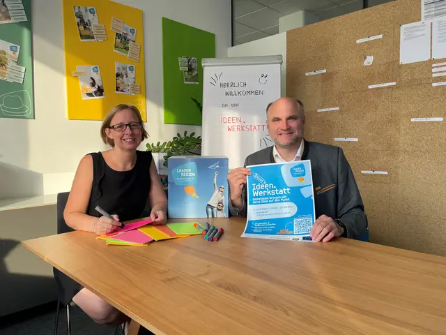 v.l.n.r. Christine Filipp (Geschäftsführerin der LEADER Region Weinviertel Ost) und Bgm. Christian Frank (Obmann der LEADER Region Weinviertel Ost) machen auf das neue Veranstaltungsformat Ideen.Werkstatt aufmerksam.  | Foto: LEADER Region Weinviertel Ost