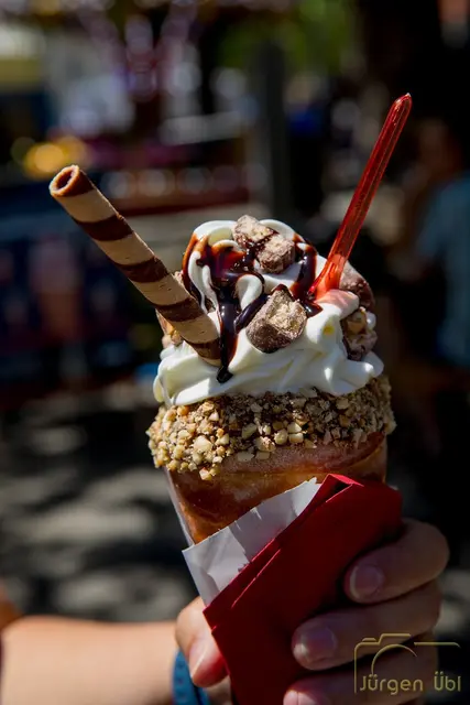 Frisch gekochte Köstlichkeiten werden direkt vor Ort zubereitet und in die Hand serviert. | Foto: Street Food Market Österreich