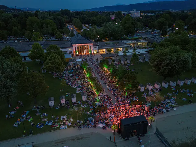 Wegen der schlechten Wettervorhersage wird das Freiluftkino "Movie at the Lake" im Strandbad Klagenfurt auf 2. August verschoben. (Archivfoto) | Foto: Gert Steinthaler