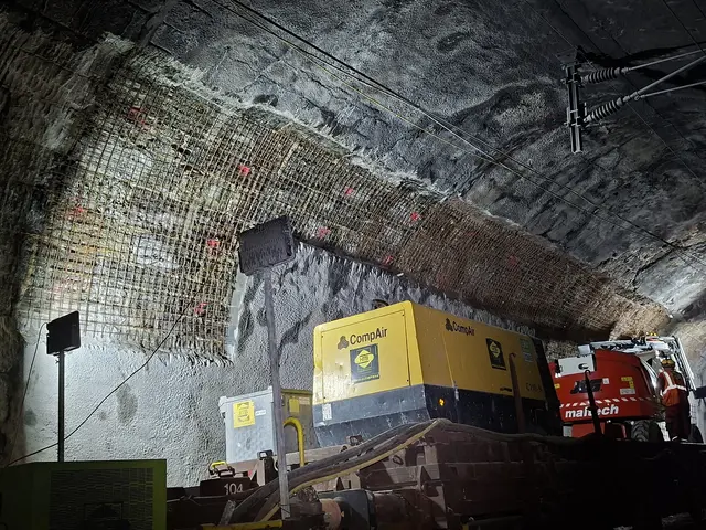 Während der Bauphase wurde ein umfangreicher Schienenersatzverkehr eingerichtet. Rund 50 Busse standen im Einsatz, um die Verbindungen im Nah- und Fernverkehr aufrechtzuerhalten. | Foto: ÖBB/Laner
