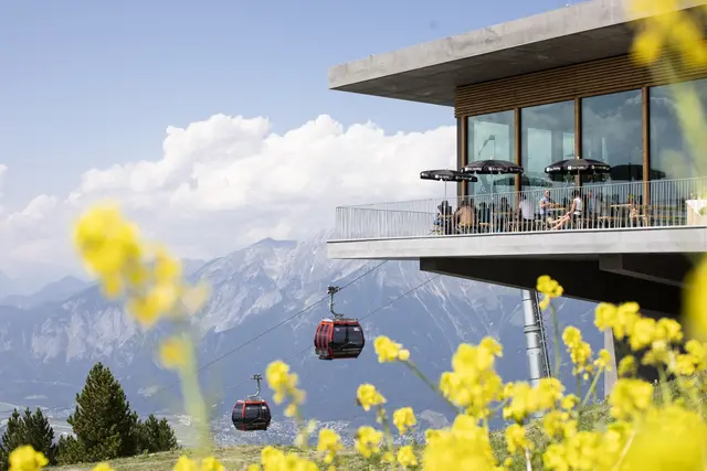 Gemeinsam die Bergwelt mit allen Sinnen erleben: Mountain Echos am KOFEL verbindet Natur, Musik, Kreativität und Begegnung zu einem besonderen Tag für Groß und Klein am Patscherkofel. | Foto: Patscherkofelbahn