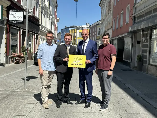 JVP-Landesgeschäftsführer Fabian Egger, JVP-Bezirksobmann Paul Mairleitner, Landesrat Christian Dörfl und JVP-Landesobmann Raphael Kopf.
 | Foto: MeinBezirk Ried