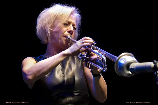Michaela Rabitsch ist eine Meisterin ihres Instruments.  | Foto: Kurt Ganglbauer