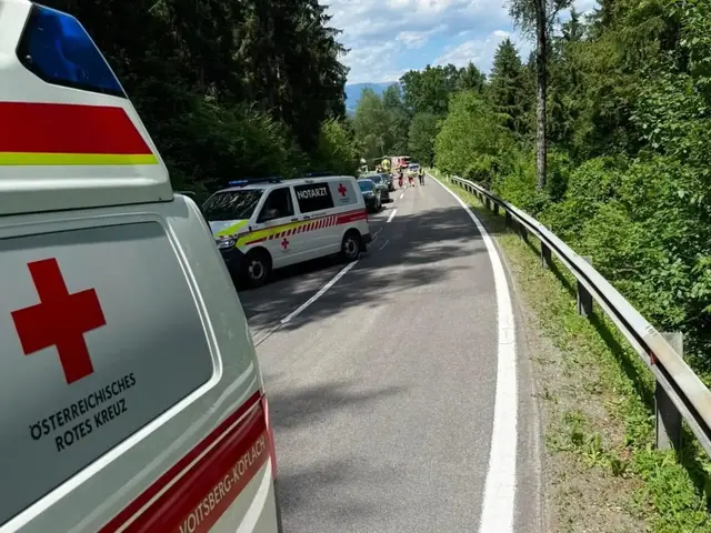 Bei einem Zusammenstoß zwischen einem Pkw und einem Motorrad kam am Freitagmorgen ein 69-jähriger Biker ums Leben. (Symbolfoto) | Foto: L. Edler/Rotes Kreuz Stmk.