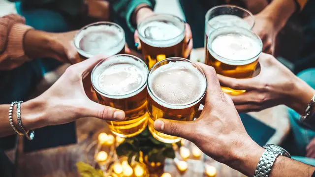 Zum Internationalen Tag des Bieres am 7. August steht das Kultgetränk im Mittelpunkt – als Symbol für Genuss, Handwerk und gelebte Tradition. | Foto: stock.adobe.com/Davide Angelini 