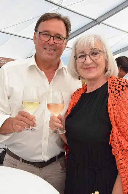 Landesobfrau des Theaterverbands Tirol Beate Palfrader mit ihrem Ginther. | Foto: Schletterer