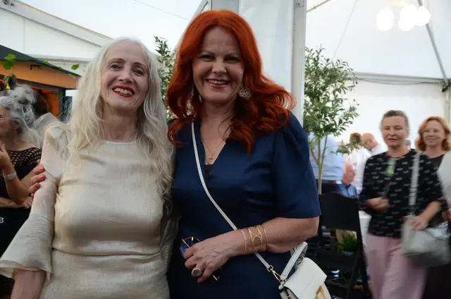 Feuernachts-Frauen-Power: Silvia Wechselberger mit Landesrätin Cornelia Hagele. | Foto: Schletterer