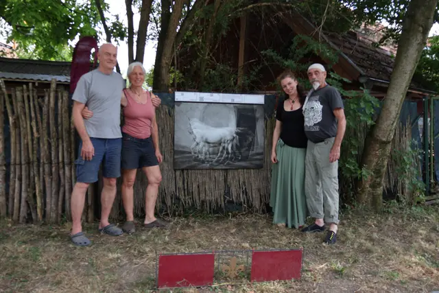 Bei der Präsentation in MariaAnzbach: Ernst Ch. Zach, Renate Zach, Lena Zach und Gerhard Malecik. | Foto: Malecik