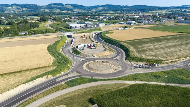 Die Umfahrung Pupping-Karling soll ab Herbst 2026 vollständig befahrbar sein. | Foto: Mike Wolf