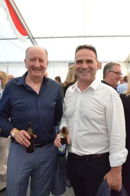 Team Raika: Wolfgang Dirnberger mit Andreas Wolf. | Foto: Schletterer