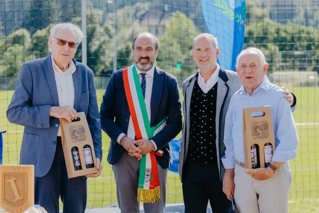 Bürgermeister a. D. Ing. Georg Kerschbaumer und Bürgermeister a. D. Karl Wuggenig wurden auf Initiative von Bürgermeister Daniele Sergon zu Ehrenbürgern der Gemeinde Capriva del Friuli ernannt. Gemeinsam mit Bürgermeister Andreas Fillei stehen sie für die langjährige Verbundenheit beider Gemeinden.
 | Foto: Gemeinde Treffen