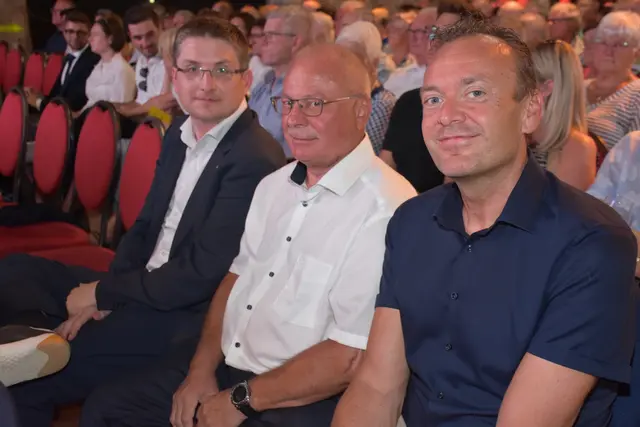 Generalversammlung der Raiffeisenbank Grein mit dem anschließenden Sommerfest im Meierhof der Burg Clam. | Foto: Robert Zinterhof