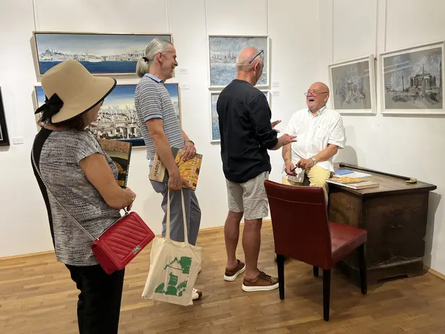 Der Künstler signierte gut gelaunt und unermüdlich | Foto: Gesa Buzanich