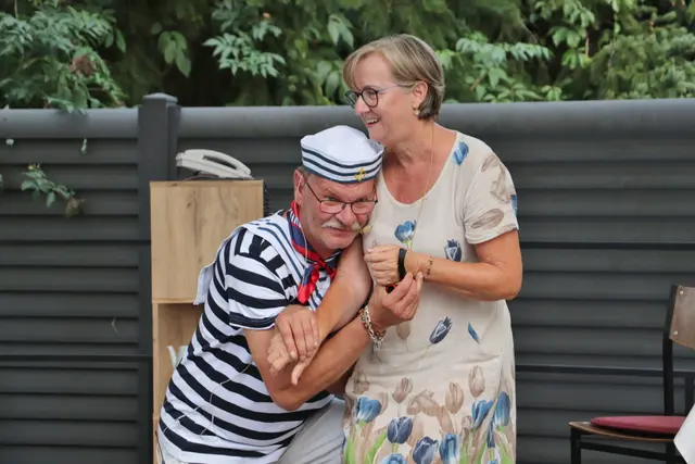 Happy End für den Seebären (Johann Weichhart) und Oma Frieda (Elisabeth Leopold). | Foto: Edith Ertl