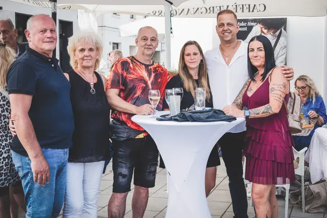Gemeinsam feiern, lachen und den Sommer genießen. | Foto: Citymanagement/Klaus Pressberger