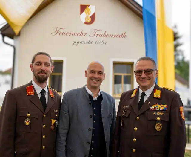 Bürgermeister Stefan Judmann gratulierte der Feuerwehr zum 145-jährigen Jubiläum. | Foto: Kerstin Longin