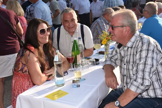Generalversammlung der Raiffeisenbank Grein mit dem anschließenden Sommerfest im Meierhof der Burg Clam. | Foto: Robert Zinterhof