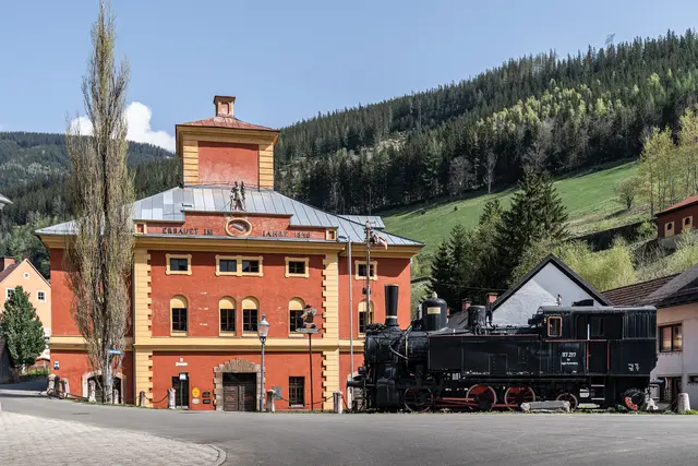 Seit 1956 bewahrt die Gemeinschaft den historischen Holzkohle-Hochofen Radwerk IV in Vordernberg und damit ein zentrales Zeugnis der österreichischen Industrie- und Technikgeschichte. | Foto: Harald Tauderer