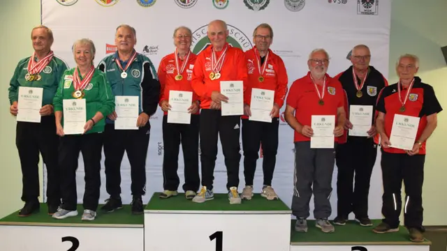 Gold für die Tiroler Mannschaft - mit dabei Johann Bacher (SG Sölden)  | Foto: Christian Kramer