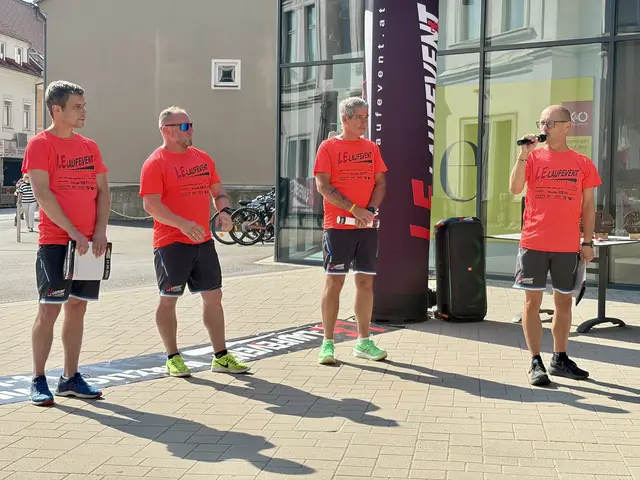 Maurice Maurer, Andreas Völsner, Christian Maurer und Wolfgang Hirschbeck (v.l.) informierten bei einem Pressefrühstück über das LE-Laufevent. | Foto: Gaube