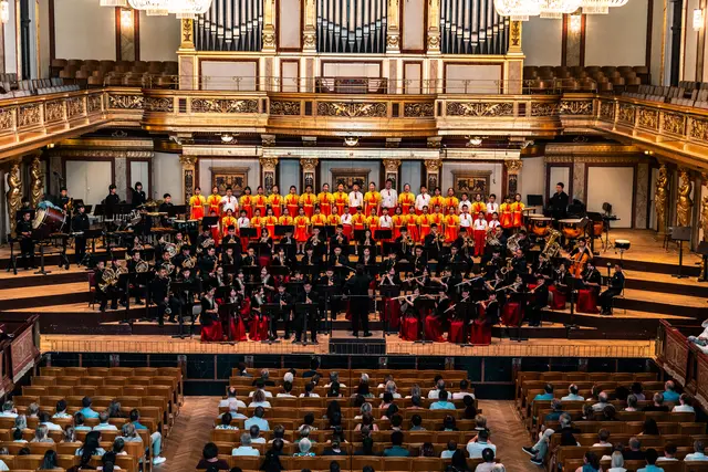 Symphonisches Fengfan Jugend-Blasmusikorchester aus Peking und Jugendchor aus Peking/Fengtai | Foto: Christian Hodina