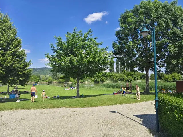 Das Strandbad hat weiterhin geöffnet. | Foto: Sadiki-Peckary