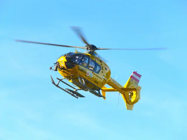 Der Verletzte wurde mit dem Rettungshubschrauber in das Bezirkskrankenhaus Kufstein gebracht. | Foto: ÖAMTC / Symbolbild